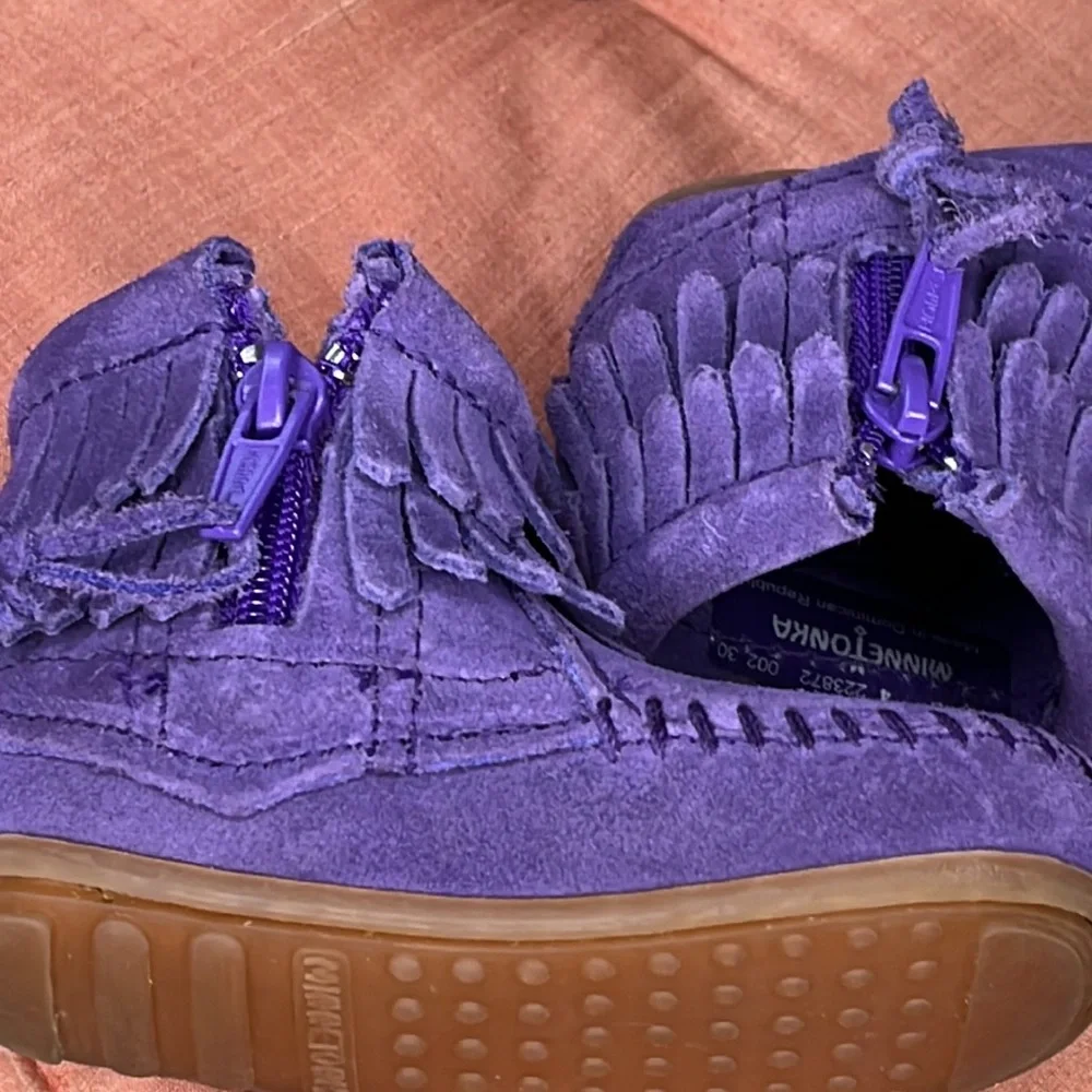 Minnetonka suede waterproof purple bootie mid high toddler 4